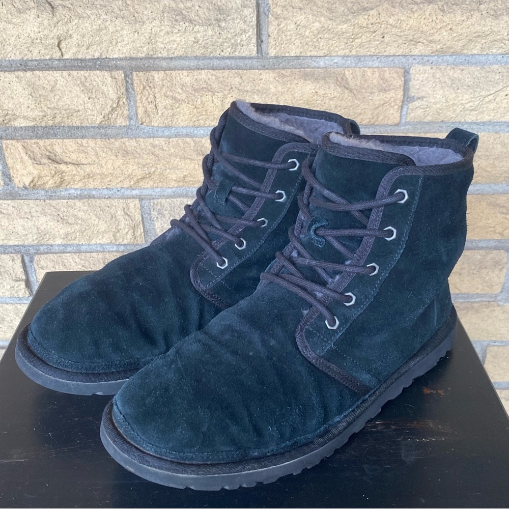 UGG Harkley Lace-up Chukka Boots